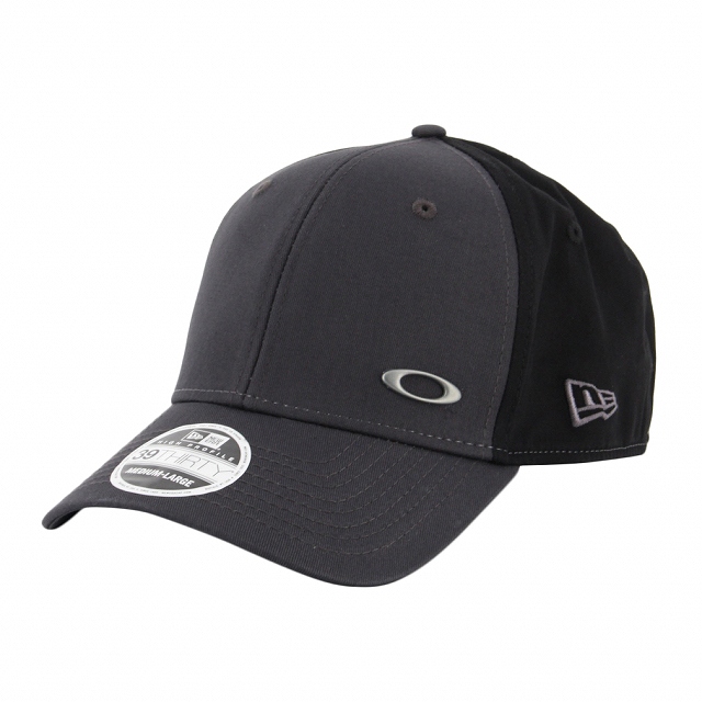 オークリー ◇ELLIPSEのメタルロゴをフロントに施したNew Era R 39THIRTYキャップ。 ◇ベンチレーションを兼ねたアイレット、パッド付きの汗止めを採用。 ■アルペンカラー(メーカーカ